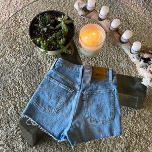 Levi’s Denim Shorts NWT